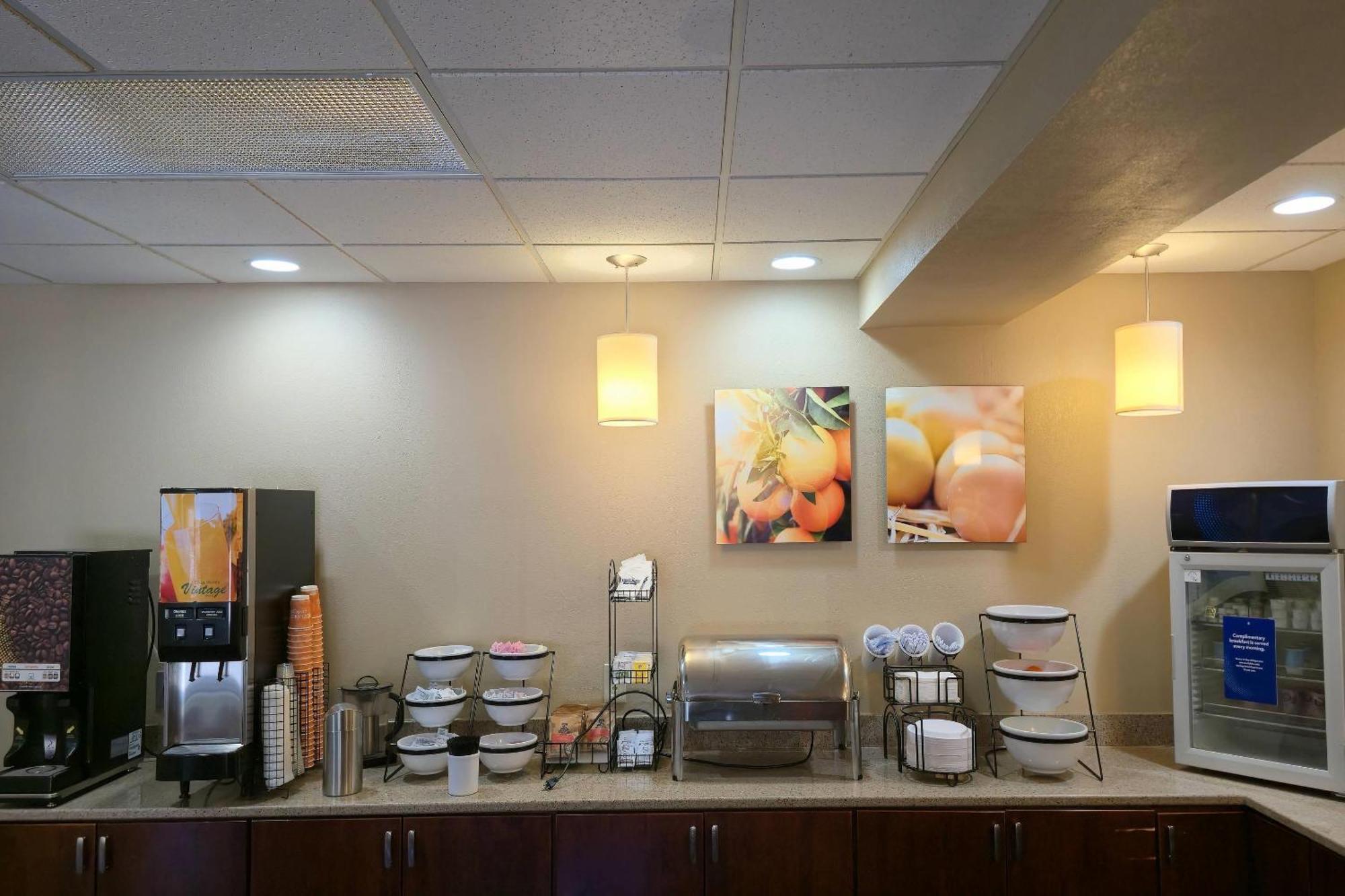 Comfort Inn & Suites Grafton-Cedarburg Dış mekan fotoğraf